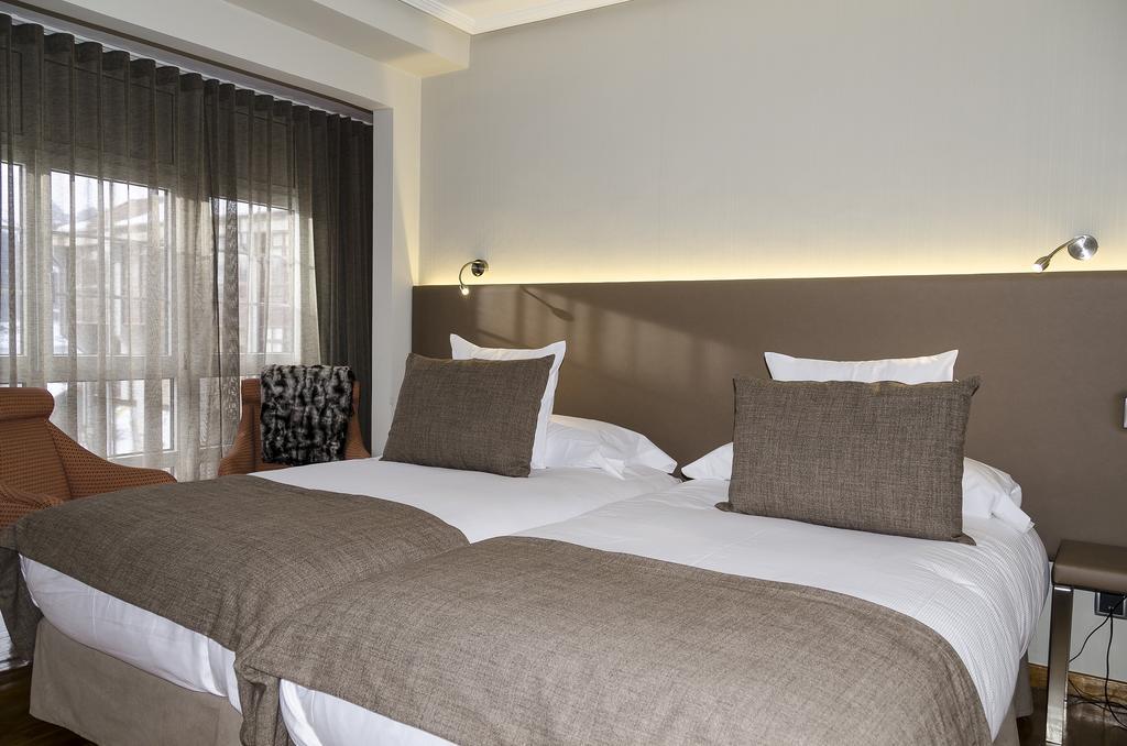 Hotel Presa Riano  Bilik gambar