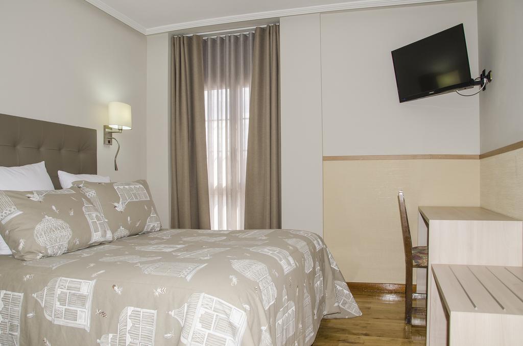 Hotel Presa Riano  Bilik gambar