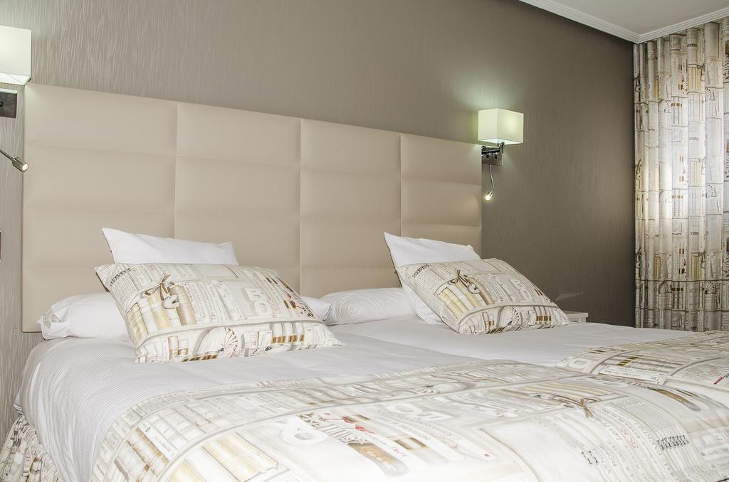 Hotel Presa Riano  Luaran gambar