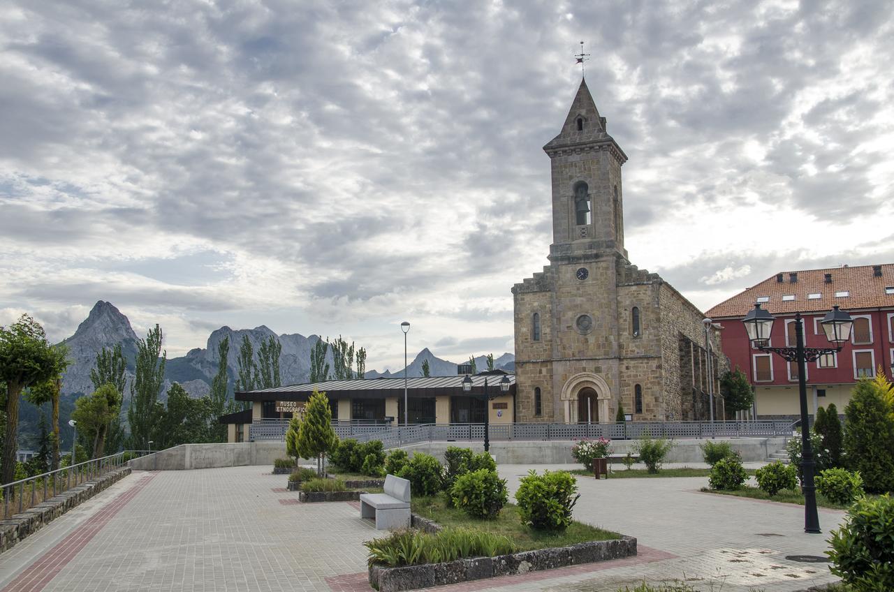 Hotel Presa Riano  Luaran gambar